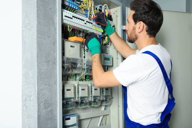 Best Electrician Near Me  in Farley, IA